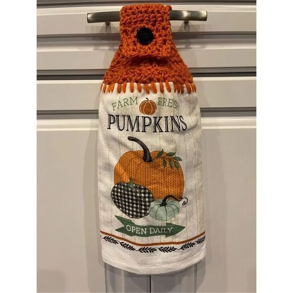 Crochet Top Kitchen Towel- Farm Fresh Pumpkins open daily - Picture 1 of 3